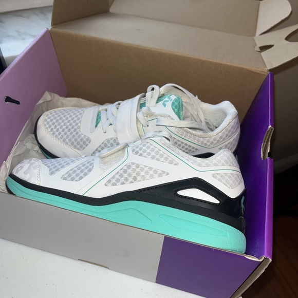 Liv Avida Indoor Cycling Shoe Spin. White. Size 7 US, 37 EU. 2 Bolt Cleat - Picture 2 of 7